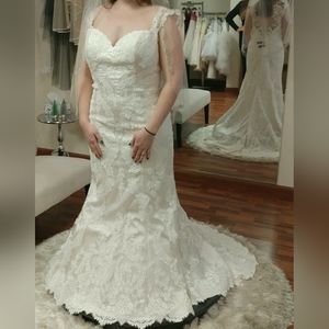 Beloved Unconditionally by Casablanca Bridal, Women's size 10, tailored, Lace